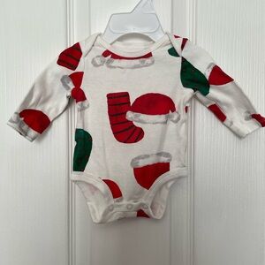 5 for $10🟢 Carter's Red and Green Festive Bodysuit Long Sleeve. EUC. Newborn.